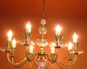 Vintage Lighting 1950s chandelier by Lightolier. 28 wide. Mid century. EXTRAORDINARY