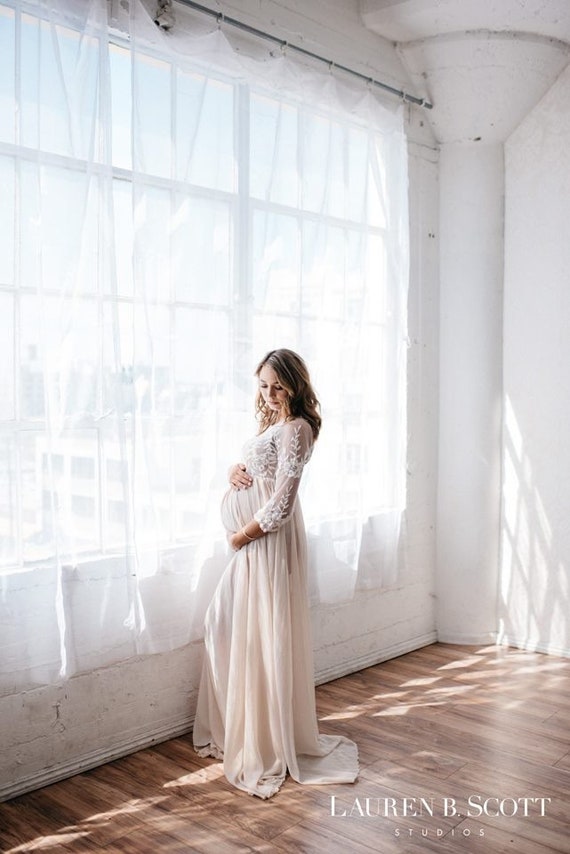 lace maternity gown for photoshoot