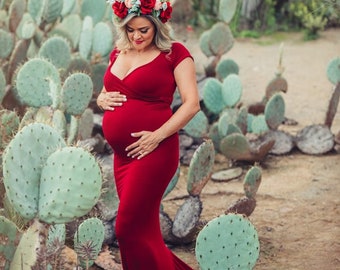 Fitted Sweetheart Neckline Maternity Gown, Short Sleeve Jersey Knit Maternity Gown for Baby Showers, Fitted Maternity Dress with Long Train