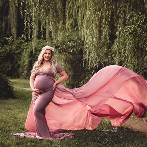 Jersey gebreide zwangerschapsjurk met korte mouwen, nauwsluitende zwangerschapsjurk met lange chiffonsleep, grote maten zwangerschapsjurk voor fotoshoot afbeelding 1