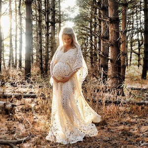 Vintage Lace Maternity Gown, Boho-Style Ivory Lace Maternity Dress with Flutter Sleeves, Open Back Boho Lace Maternity Dress for Photoshoots