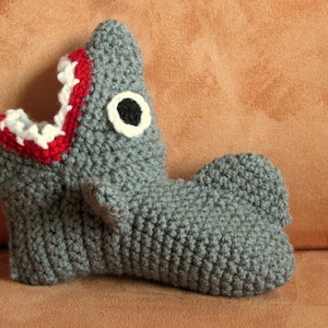 Crochet pattern Shark slippers Childrens sizes (EUR sizes 23 to 34)