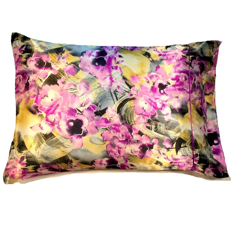 Luxurious Satin Pillowcases Standard Helps Face Wrinkles. Luxury Bedding Protects Dry Hair