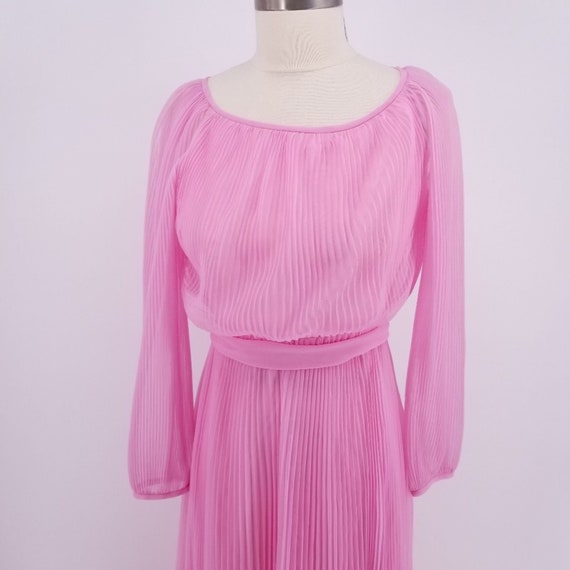 Vintage Pink Pleated Miss Elliette 70s dress