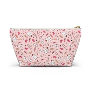 Pochette accessoire motif infirmière rose avec fond en T