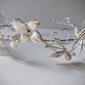 The VERITY Leaf and Pearl Hair Vine Headpiece Headband Bridal Prom ...