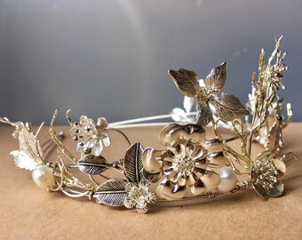 The OLWYN - Pearl Flower Crown: Silver Branch Tiara, Winter  display picture 1