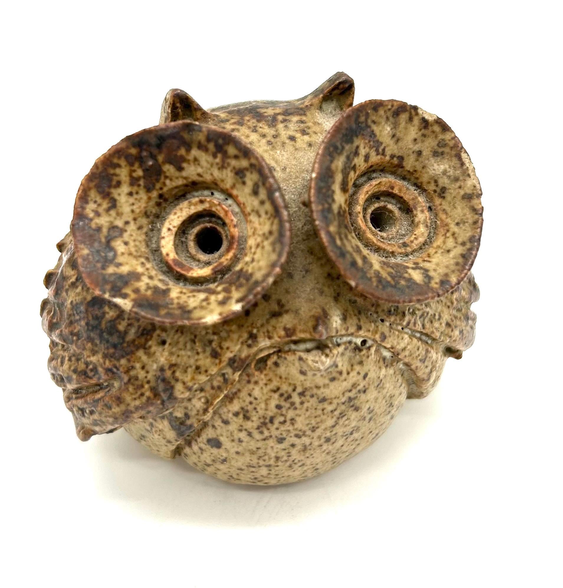 Vintage pottery owl - palm sized