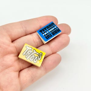 2 livros de tatuagem em miniatura vintage - prêmio de venda de chiclete crackerjack dos anos 1960 - nunca usado