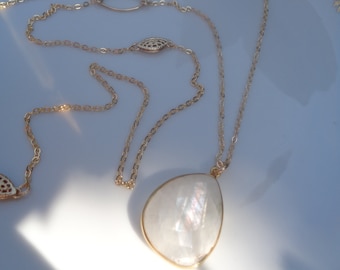 Long gold chain, 585 gold filled with moonstone pendant, LU-0018