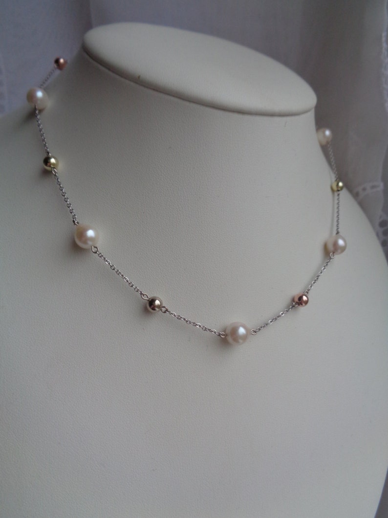 Necklace in 585 white gold, yellow gold and red gold with cultured pearls image 4