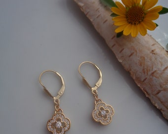 Gold earrings 14K goldfilled with rhinestone flowers