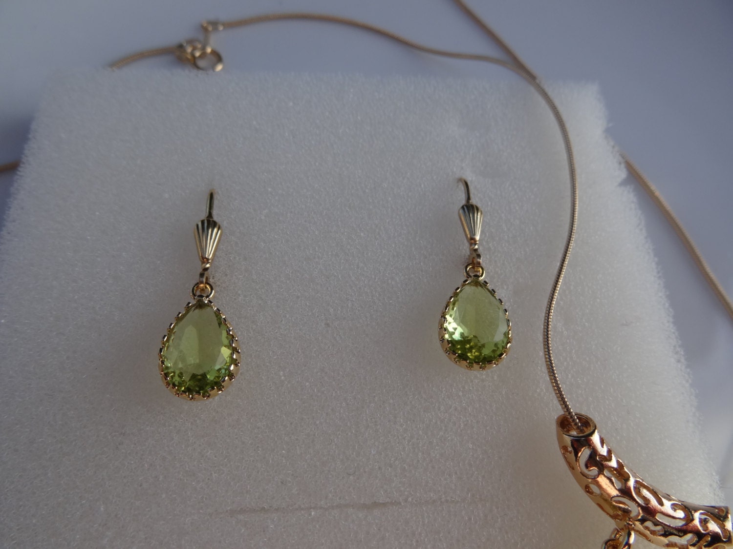 Orecchini Pendenti A Cerchio Oro Con Goccia Verde Zircone - Ipoallergenici, Regalo Per Donne