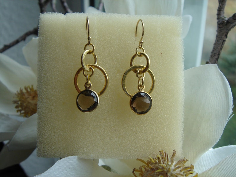 Boucles d'oreilles dorées, gold fill 14K, anneaux infini, quartz fumé image 3