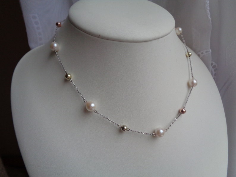 Necklace in 585 white gold, yellow gold and red gold with cultured pearls image 3