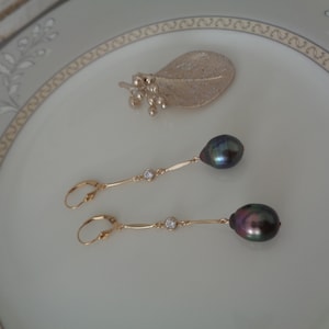 Gold earrings Tahitian pearl zirconia pearl earrings Tahiti, LU-0226