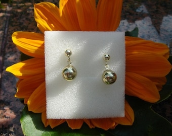 Elegant earrings with gold 585 (14 K) with balls!