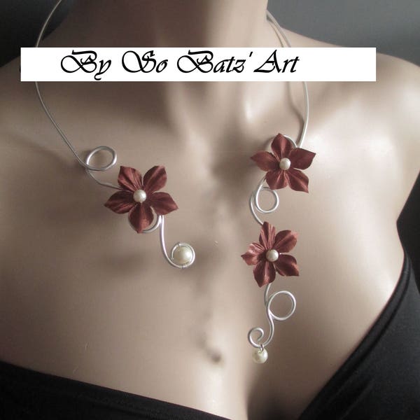 Collier + boucles "Flowers brown" fleurs et perles de verre ivoires aluminium