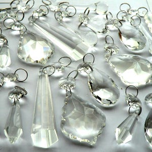 25 Chandelier Drops Clear Glass Antique Shapes Crystals Droplets Prisms Beads Christmas Tree Wedding Decorations Light Crafts Parts Vintage