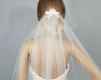 Ivory Bridal Veil, Lace Bridal Veil, Fingertip Bridal Veil, Short Wedding Veil, Ivory Lace Veil