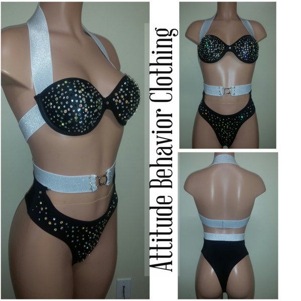 VENTE ! Noir/argent serti avec des cristaux, vêtements de danse exotique