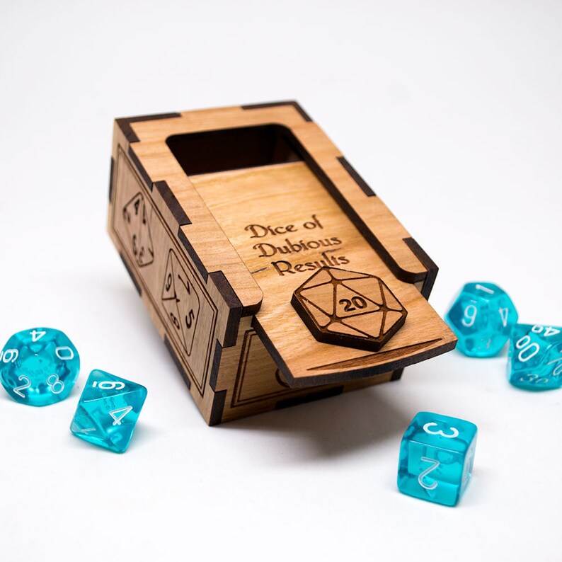 Дайс бокс. Dragon box ящики. Кубики игральные из шоколада. Dice box wood. Старинная игра в кости.