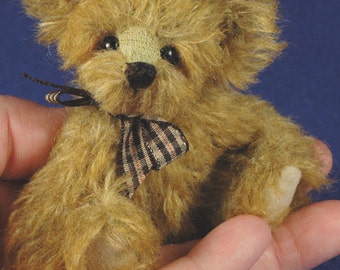 ePattern to make 3 1/2" Miniature Artist Teddy Bear PDF - ODIE by Laura Lynn