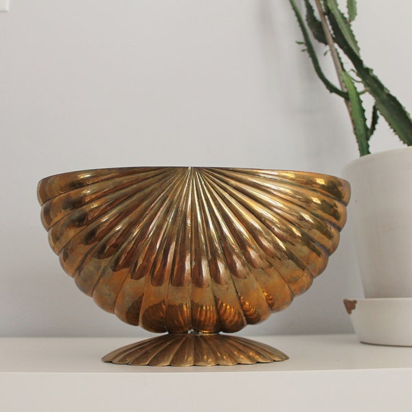 LARGE vintage brass shell planter, scalloped pedestal planter, brass bowl, brass centerpiece, brass home decor, coastal decor, mid century