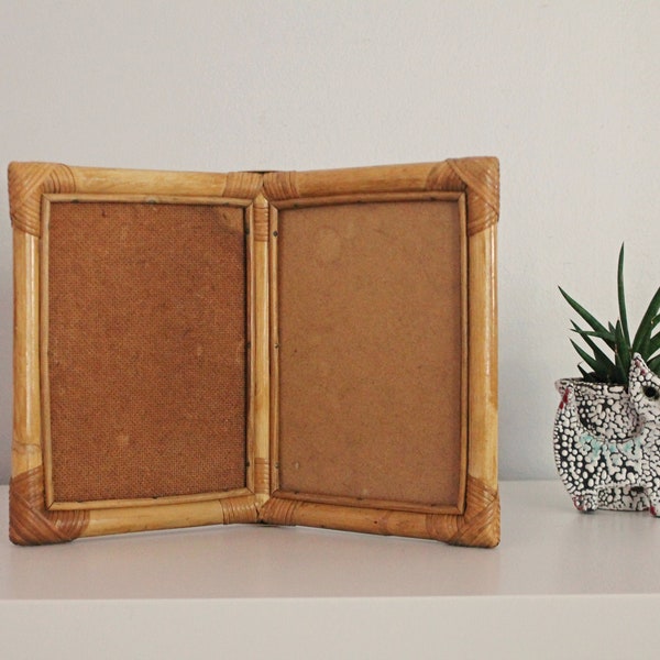vintage wicker picture frame, double rattan picture frame, rattan decor, boho picture frame, bohemian decor, 70s picture frame, 70s home