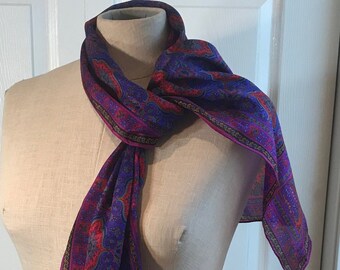 Foulard En Soie Liz Claiborne - Motif Bourgogne Violet Multicolore, Dimensions 35x35 Cm, Occasion