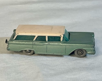 American Ford Station Wagon #31, Diecast Car by Lesney, All Original, Made in England, Matchbox Car