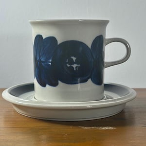 ARABIA FINLAND 青い家の置物 Arabia finland cup blue flower - Etsy 日本