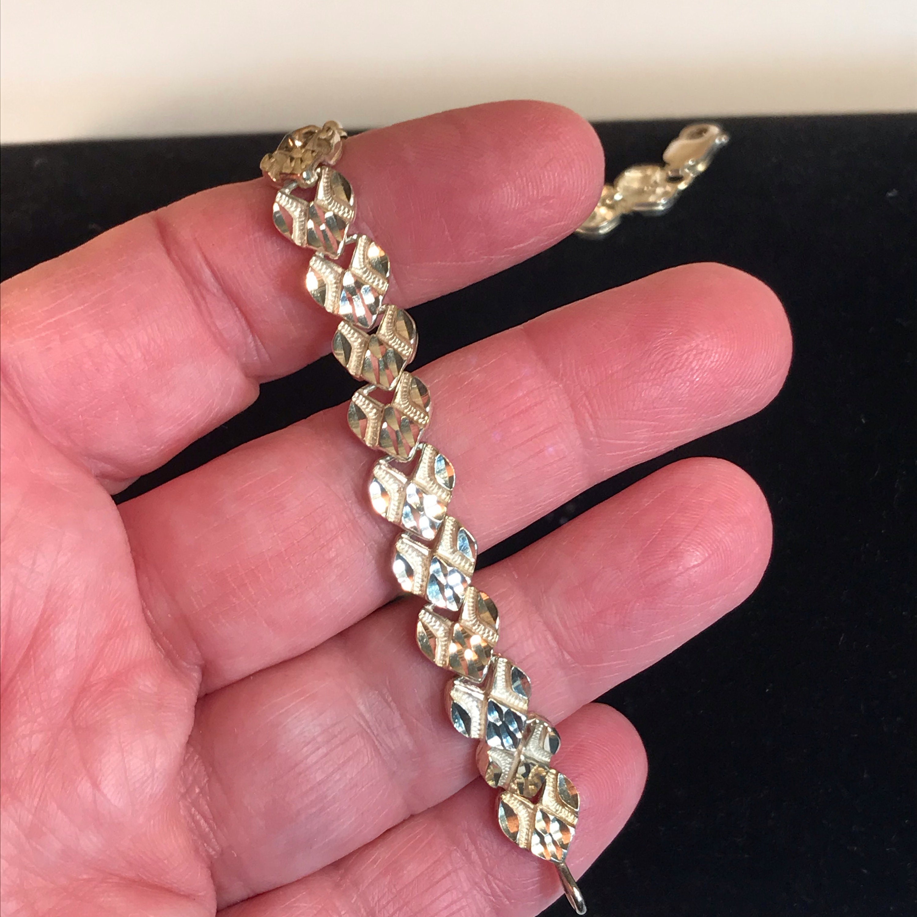 Sterling Silver Link Bracelet With Leaf and Diamond Pattern