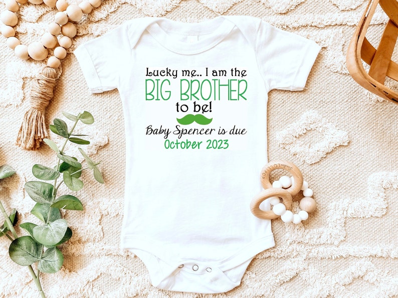 St. Patrick's Day Shirt Lucky me I'm the big Brother to be Big Bro Announcement T-Shirt One Piece Bodysuit Personalized Name Date image 1