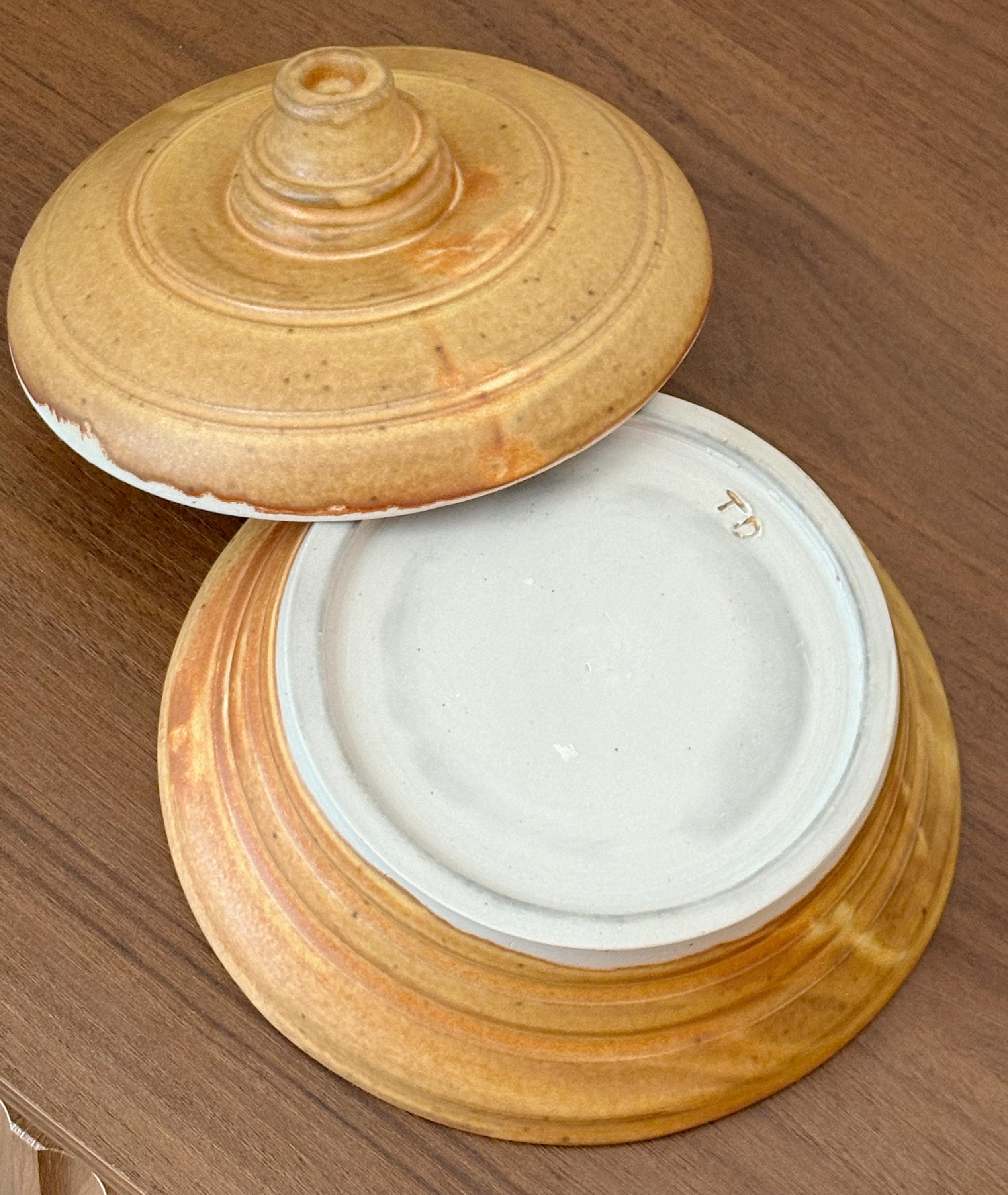 手作りスタジオ陶器の焦げたオレンジ色の蓋付き皿 - Etsy 日本