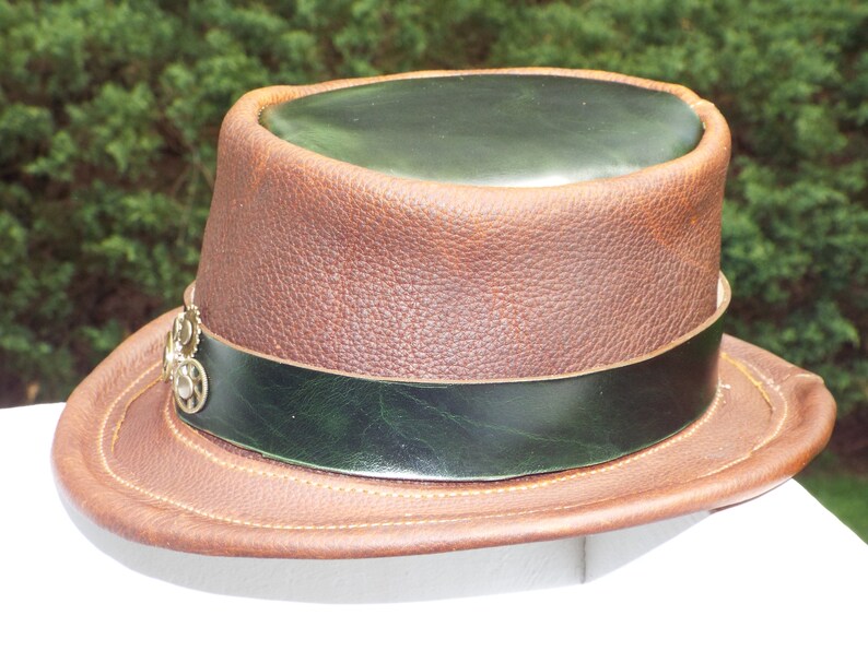 Large Men's Leather Handmade Steam Punk Top Hat Geared Hat Band image 3