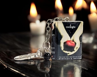 Ciondolo a forma di borsa a forma di libro della saga di Twilight: accessorio per borsa a forma di libro in pasta polimerica