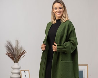 Cardigan lungo in lana, cardigan maxi oversize, giacca invernale in lana, cardigan maglione verde foresta con tasche enormi, abbigliamento invernale taglie forti