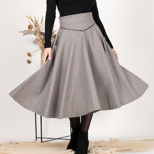 Midi Wool Flare Skirt, High Waist Skater Skirt, Pleated Wool Skirt, Houndstooth Skirt, Plus Size Clothing, Wool Circle Skirt with Pockets