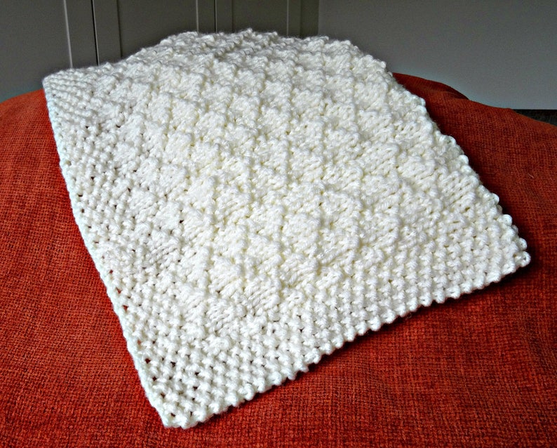 Easy knitting pattern, baby blanket, super chunky criss cross image 2