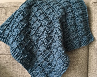 Easy knitting pattern, baby blanket, super chunky Quadrille