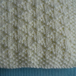 Easy knitting pattern, baby blanket, super chunky criss cross image 3