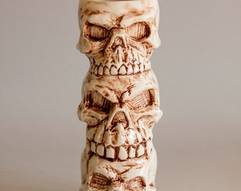Taza Tiki con Calaveras, Taza Tiki, Hecha a Mano, Porcelana hecha a mano, Taza de cóctel, Vasos Tiki, Temática tropical, Cerámica artesanal, Taza vintage