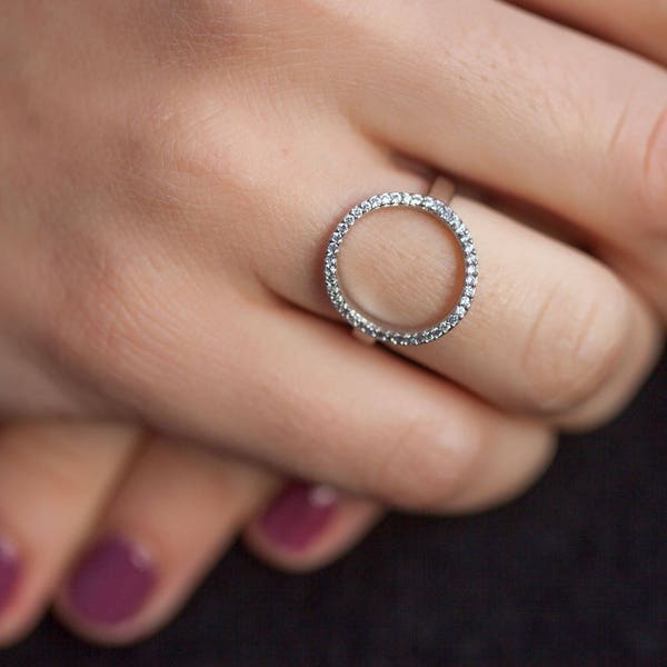 Bague rond serti de zircons en argent massif - Bague cercle avec strass en argent