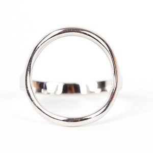 Bague un rond en argent véritable image 1