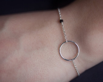 Circle Bracelet and Small Bead, Sterling Silver, Minimal Bracelet, Simple Bracelet, Circle Bracelet, Delicate Bracelet, Ring Bracelet