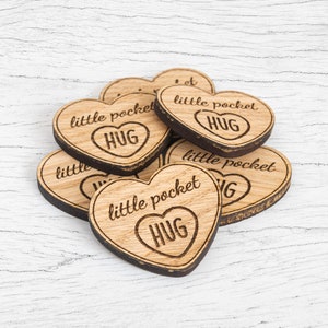 Houten zakknuffel token cadeau - bulkgroothandel, aangepaste kleine hartvormige knuffeltokens, liefdescadeaus voor familie en vrienden, ik stuur je een knuffel