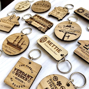 Houten sleutelhangers - aangepast formaat, logo en tekst - voor cadeauwinkels promotionele marketing in bulk