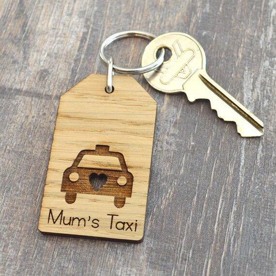 MOTHERS DAY GIFT PERSONALISED WOODEN KEYRING MUMS BIRTHDAY 