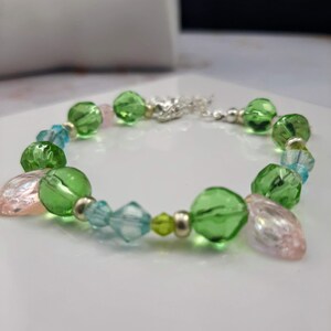 Green Leaf Beaded Bracelet | Nature Inspired Bracelet